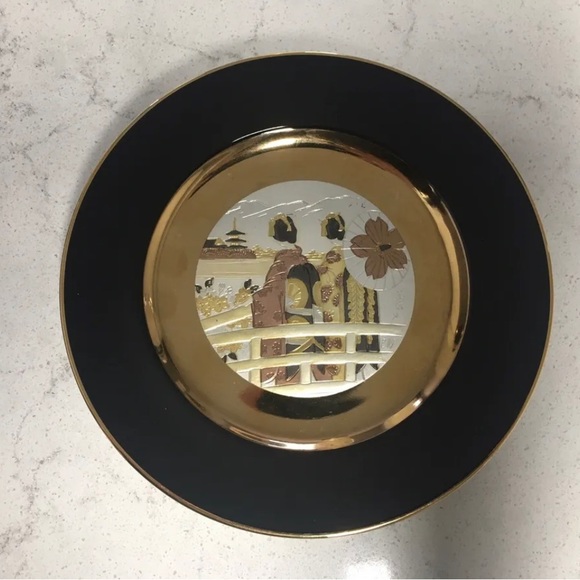 VINTAGE PORCELAIN PLATE - Picture 3 of 3